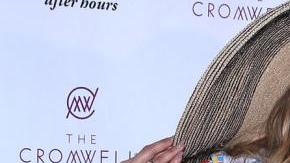 Fuentes cercanas al personal, aseguran que J.Lo pagó 350 dólares por los servicios de cada animal.