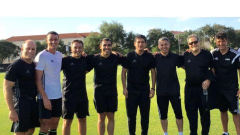 De izq. a der., Brian Hall (USA), Wilmar Roldan (Colombia), Jorge Luis Larrionda (Uruguay), Marco Rodriguez (México), Oscar J. Ruiz (Colombia), Carlos Alarcón, presidente de la Comisión Conmebol y Massimo Busacca (Suiza) jefe de los árbitros de FIFA.