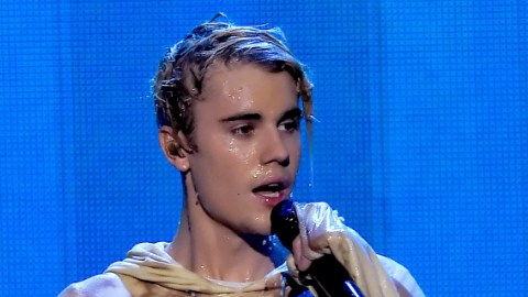 La expareja formada por Justin Bieber y Selena Gomez inició el domingo una batalla en Instagram que revolucionó las redes.