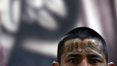 El dinero de la Mara Salvatrucha es recolectado por los "soldados", como se les conoce a los miembros del nivel más bajo de la pandilla.