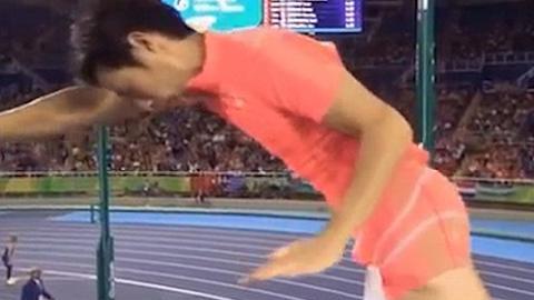 Su miembro le jugó una mala pasada a este deportista.