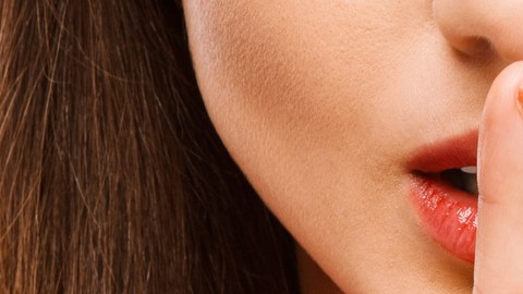 Hay cosas que es mejor nunca decirles a nuestras parejas./Shutterstock.