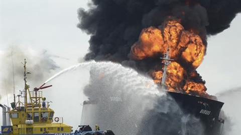 El buque transportaba cerca de 167 mil barriles de combustible.