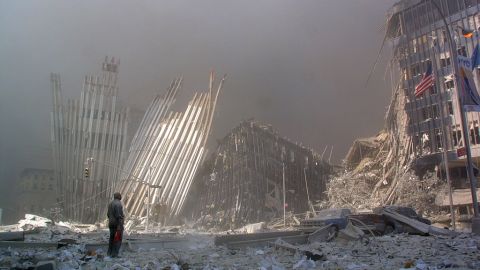 El desplome de las Torres Gemelas dejó el aire muy denso, lleno de polvo, asbesto y  más de 400 tipos de químicos.