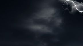 ¿De verdad tienes que salir en tu auto en medio de una tormenta?