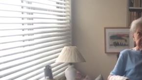 Gina Zuckerman, de 90 años, se enfrentó a su asaltante y no dejó que se llevaran su bolso.