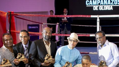 Legendarios boxeadores asistieron a la premiere de ‘Campanazos de Gloria’.