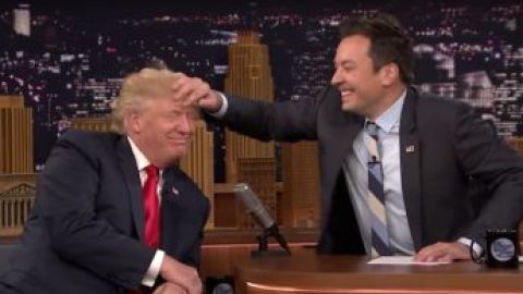 El copete de Trump resultó ser natural.