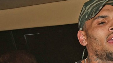 Aunque el cantante lo ha negado todo, la investigación sigue su curso.