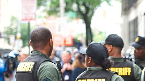 Ocho personas resultaron heridas en un tiroteo en Baltimore.