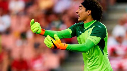 Guillermo Ochoa no da una con el Granada.