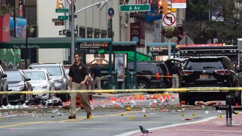 Escena después de la explosión en Chelsea.