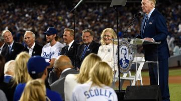 A sus 88 años, 67 como narrador de los Dodgers, Scully pone fin a su carrera.