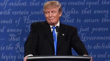 Donald Trump durante el debate en Hofstra University.