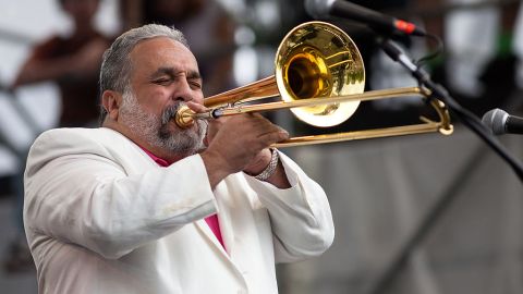 El trompetista estará también acompñado del Grupo Niche.