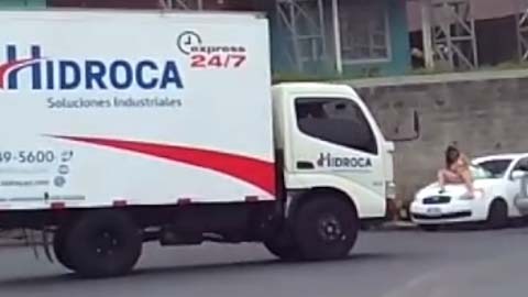 La joven fue detenida.