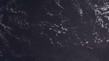 El Huracán Matthew a su paso por el Caribe. Su trayectoria será paralela a la costa de Florida y podría tocar tierra en algún punto del centro del estado.