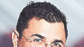 Yuri vuelve al escenario cargada con toda su artillería.