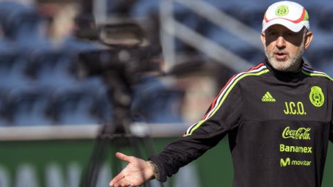 A pesar de que en 365 días ha conseguido una alta productividad con la selección mexicana, Osorio se encuentra entre algodones.