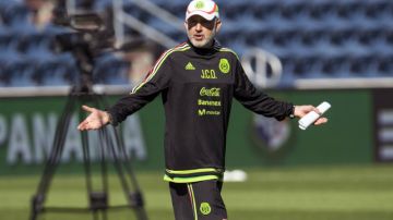 A pesar de que en 365 días ha conseguido una alta productividad con la selección mexicana, Osorio se encuentra entre algodones.