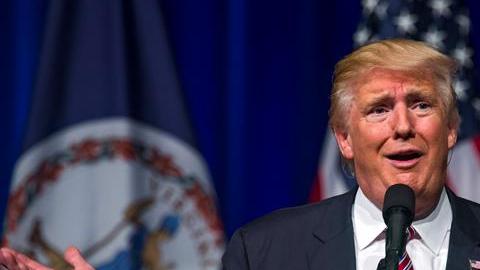 Las mujeres conforman el 53% del electorado, y Trump tenía una baja tasa de aprobación entre ellas.
