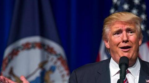 Las mujeres conforman el 53% del electorado, y Trump tenía una baja tasa de aprobación entre ellas.