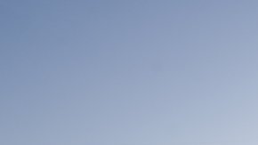 Las autoridades afirman que diez vehículos participaron en la emboscada.