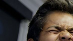 La vacuna contra la difteria la reciben los niños en edad temprana, pero requiere un refuerzo años después.