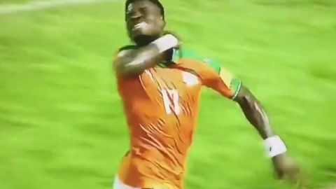 Serge Aurier mandó un mensaje a sus detractores.