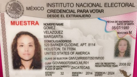 Credencial de elector mexicana. (Muestra)