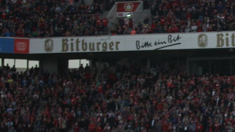 El Bayer celebra un gol ante el Borussia Dortmund.