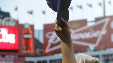 El mexicano Marco Estrada fue el gran protagonista del triunfo de Toronto 10-1 ante Rangers.