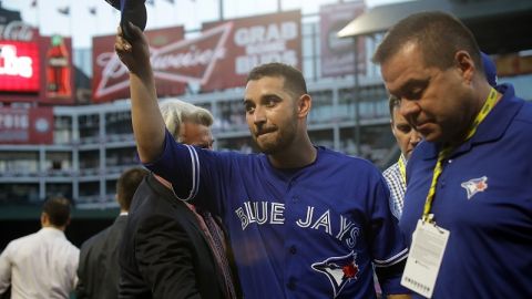 El mexicano Marco Estrada fue el gran protagonista del triunfo de Toronto 10-1 ante Rangers.