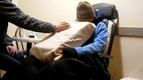 Max Bromson murió en la habitación de un hotel.