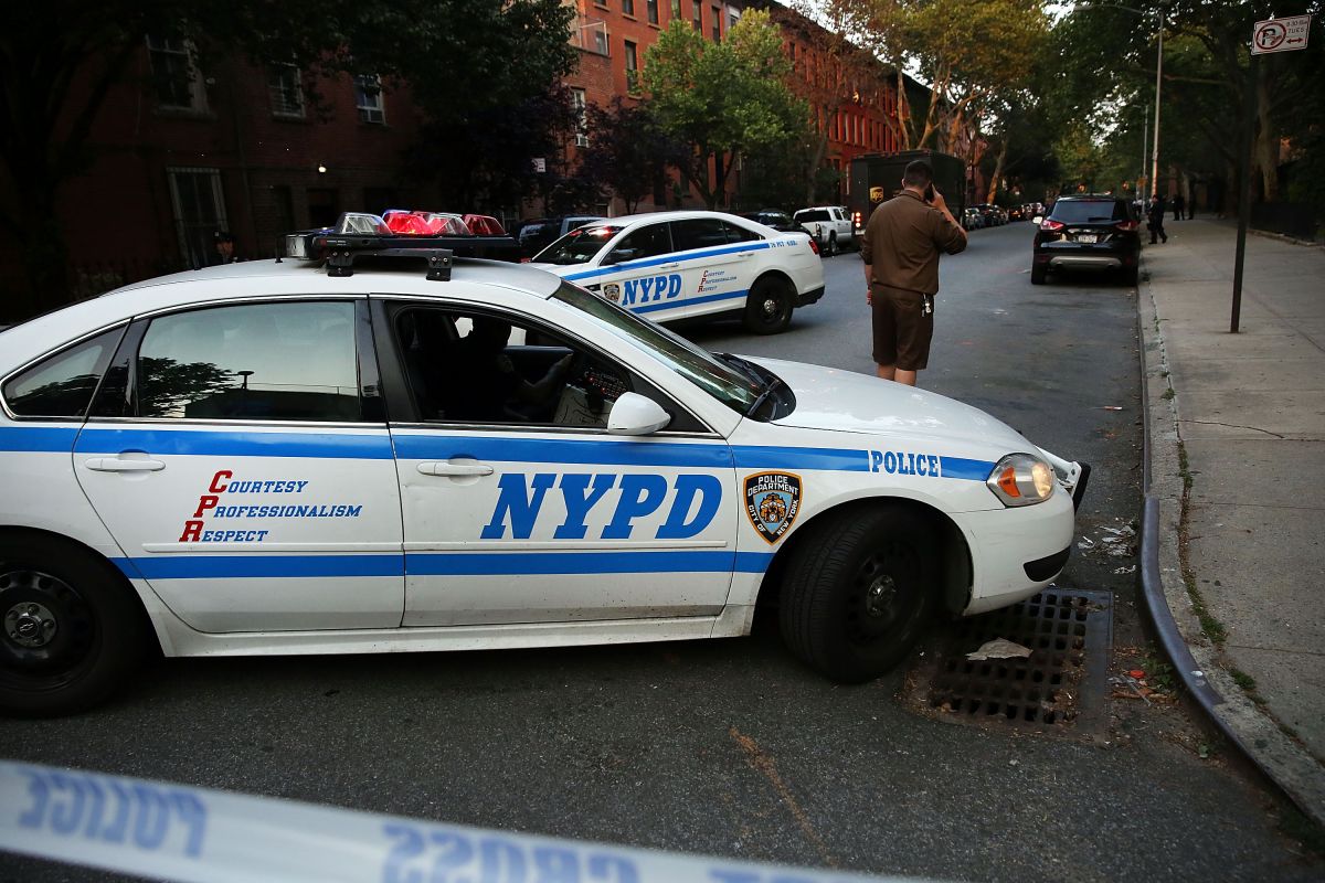 NYPD en vecindario Gowanus de Brooklyn, 2015.