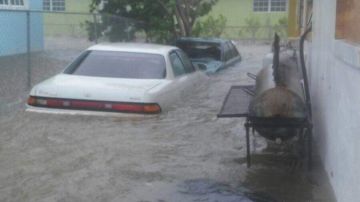Varias zonas resultaron inundadas en Las Bahamas.