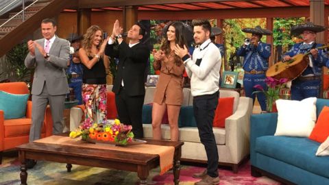 Alejandro Chabán dando las gracias.