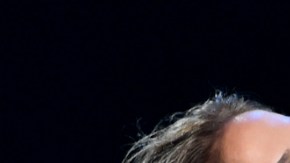 "Hermosa como ninguna, poderosa y sofisticada", así describe a la cantante de El Bronx.