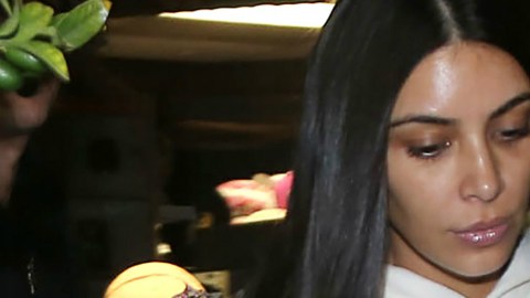 Kim salió con su inseparable amigo Jonathan Cheban a comprar helado.