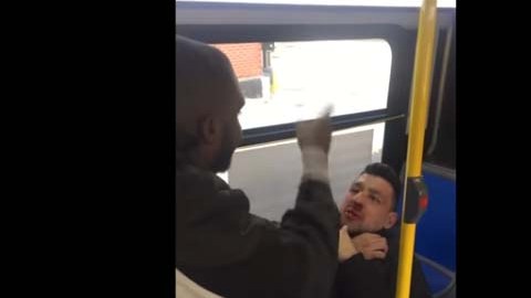 El hombre publicó el video en su cuenta de Facebook.