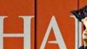 Hyun-Soo Kim en el momento en el que casi es golpeado por una lata arrojada desde la tribuna de Rogers Centre.