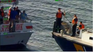 La Policía tuvo que atender a una mujer embarazada que estaba navegando en un barco pesquero.