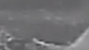 El sospechoso fue grabado por una cámara de vigilancia, después del ataque en El Bronx.