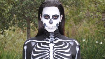 El año pasado Kim Kardashian se disfrazó de mujer-esqueleto.