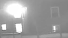 Una cámara de seguridad captó al sospechoso de intentar violar a una joven embarazada en El Bronx.