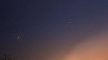 Entre lunes y martes, el incendio se expandió rápidamente.