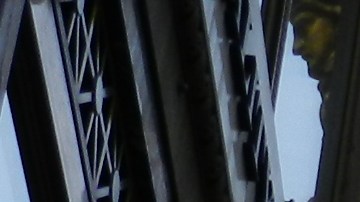 ¿Cómo es el barrio de Donald Trump más allá de su negra torre inquebrantable?