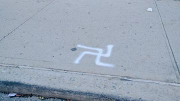 Un símbolo nazi fue pintado en pleno barrio judío en Crown Heights, Brooklyn.