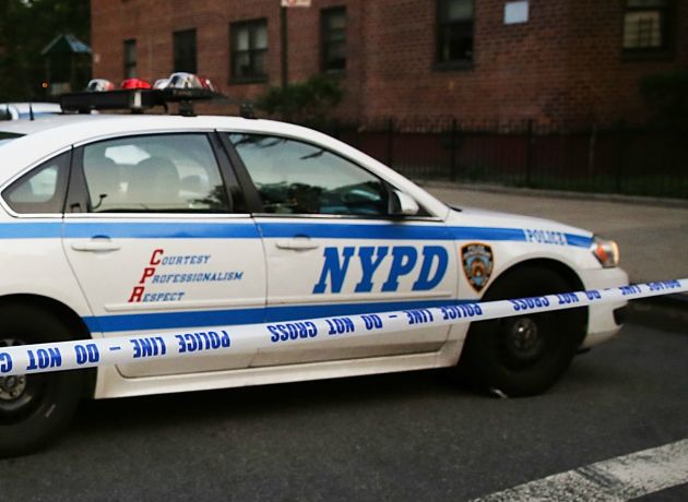 Otro niño murió golpeado en Nueva York; su padrastro intentó suicidarse antes de que llegara la policía