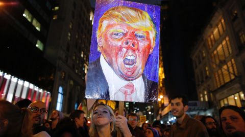 La Trump Tower se ha convertido en un centro constante de protestas.